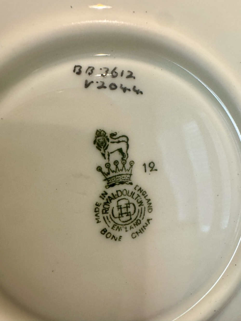 8 Royal Doulton Fine Bone China Saucers Made In England - Picture 3 of 5